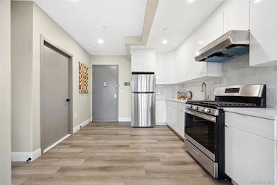 163-07 72nd Ave unit 2G, Fresh Meadows, NY 11365 - photo 2