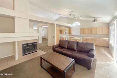 39518 Chalfont Ln, Palmdale, CA 93551 - photo 2