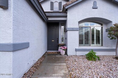 04-Front walkway