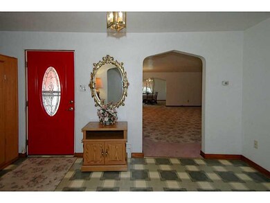Entry/Foyer.
