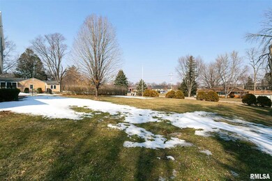 2439 E 46th St, Davenport, IA 52807 - photo 3