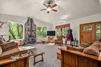 461 Wolf Song Dr, Grants Pass, OR 97526 - photo 5