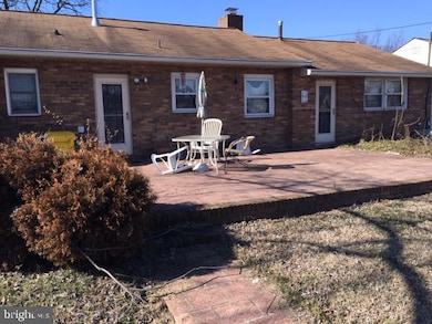 5807 Larsen St, Glen Burnie, MD 21061 - photo 2