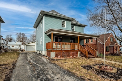 908 Farnam St. Drive to Garage