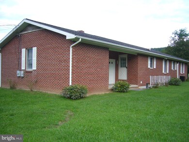626 Winchester St, Paw Paw, WV 25434 - photo 2