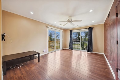 1860 Huntington Blvd unit E, Hoffman Estates, IL 60169 - photo 4