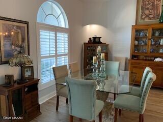 Dining room w shutters
