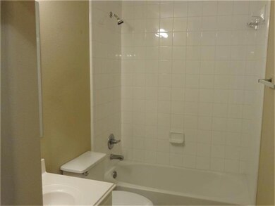 2723 Lost Maples Dr, Pearland, TX 77584 - photo 4