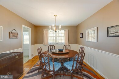 604 Longview Ct NE, Vienna, VA 22180 - photo 4