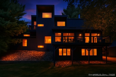 564 Hubbard Rd, Danielson, CT 06239 - photo 2