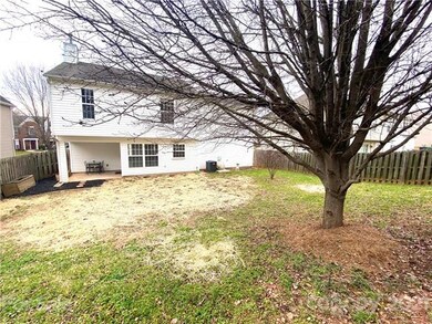 Fenced yard, covered patio