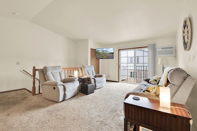 2020 Meadow Ct #2-4