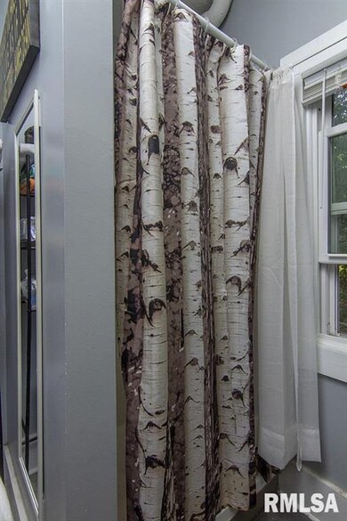 747 Sylvan Ct, Davenport, IA 52803 - photo 6