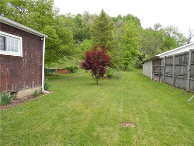 Land/Lot. LARGE SIDE YARD