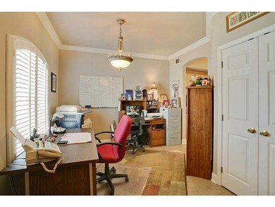 Photo. This room can also be used as formal dinnin