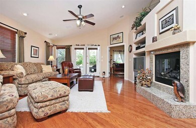 007_Living Room