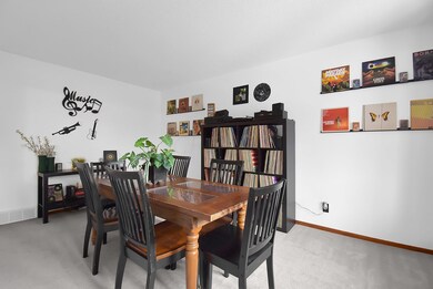 7-web-or-mls-4853-warminster-dr