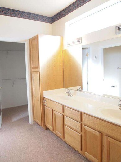 Master suite  bathroom 1