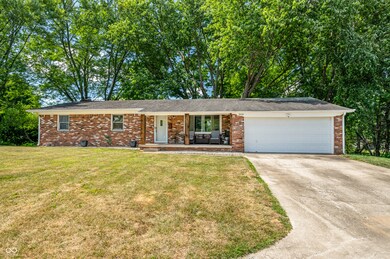 3030 Fairlawn Ct, Columbus, IN 47203 - photo 2