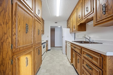 Twin Towers unit 604E, Fargo, ND 58102 - photo 6