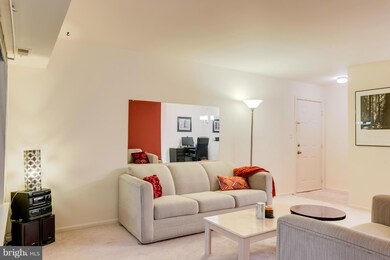 9574 Jayhawk Terrace unit 102, Manassas, VA 20110 - photo 2