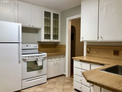 924 SW Goodwin Place, Pendleton, OR 97801 - photo 7