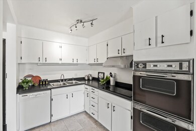 Bonneville Tower Condominiums unit 4C, Salt Lake City, UT 84102 - photo 5