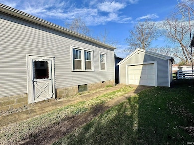 1410 12th St, Tell City, IN 47586 - photo 3