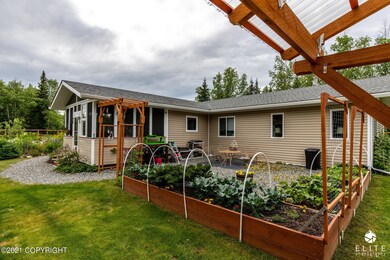 7-web-or-mls-5703 W Alta Cir (15 of 40)