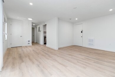 55 Broad St unit 8, Lynn, MA 01902 - photo 5