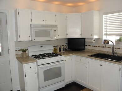 1913 Cherrywood Ct unit 1913, Joliet, IL 60435 - photo 4