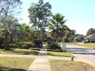 2713 Woodbreeze Dr, Cantonment, FL 32533 - photo 4