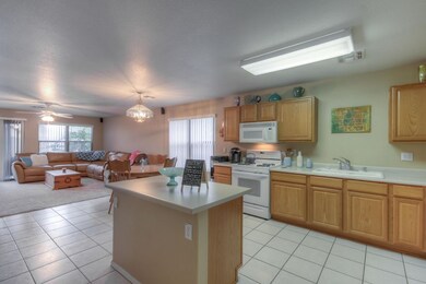 Kitchen (2)-FULL