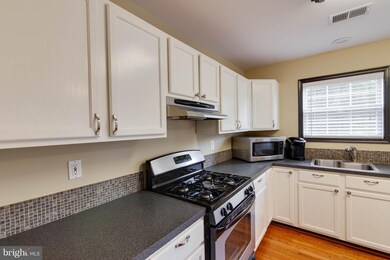 37747 Sutton Dr, Purcellville, VA 20132 - photo 7