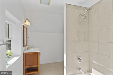 5709 Woodcrest Ave, Baltimore, MD 21215 - photo 7