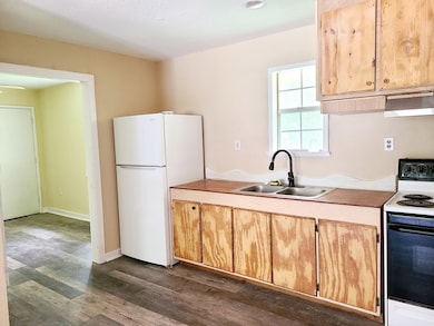 216 S Loftin Ave, Picayune, MS 39466 - photo 5