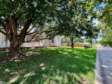 208 W Summit Ave, Shenandoah, IA 51601 - photo 4