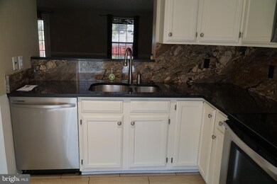 13918 Winding Ridge Ln, Centreville, VA 20121 - photo 3