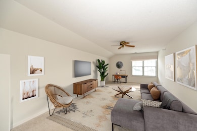 10258 W Deerwood Ln unit 32, Franklin, WI 53132 - photo 3