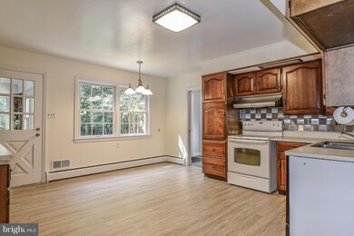 8903 Southwick St, Fairfax, VA 22031 - photo 7