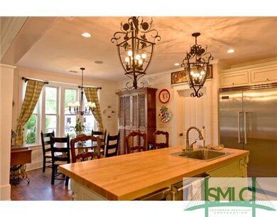 Dining Room. Large bay window overlooking backyard