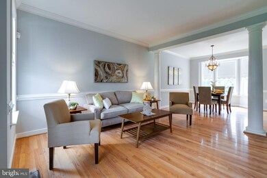 5989 Tapestry Dr, Woodbridge, VA 22193 - photo 3