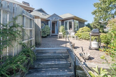 268 E Chop Dr, Oak Bluffs, MA 02557 - photo 5