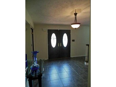Entry/Foyer.