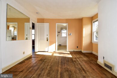 811 Heron Dr, Silver Spring, MD 20901 - photo 5