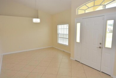 Entry / Living