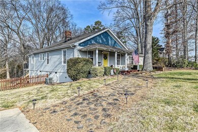 Adorable, spacious bungalow