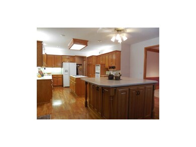 Extra Large kitchen/hearth room.