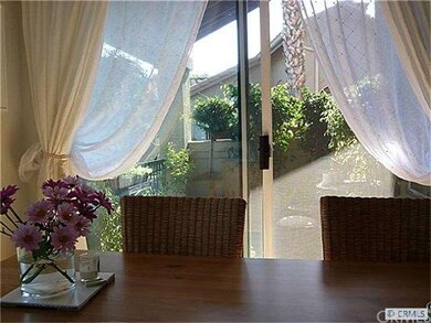 Airy dining space with a lot of sunshine
