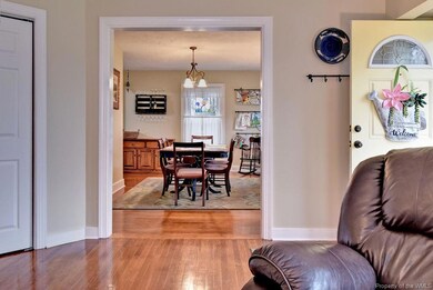 300 Thompson Ave, West Point, VA 23181 - photo 5